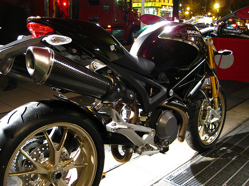 Ducati Monster 1100 - randomduck